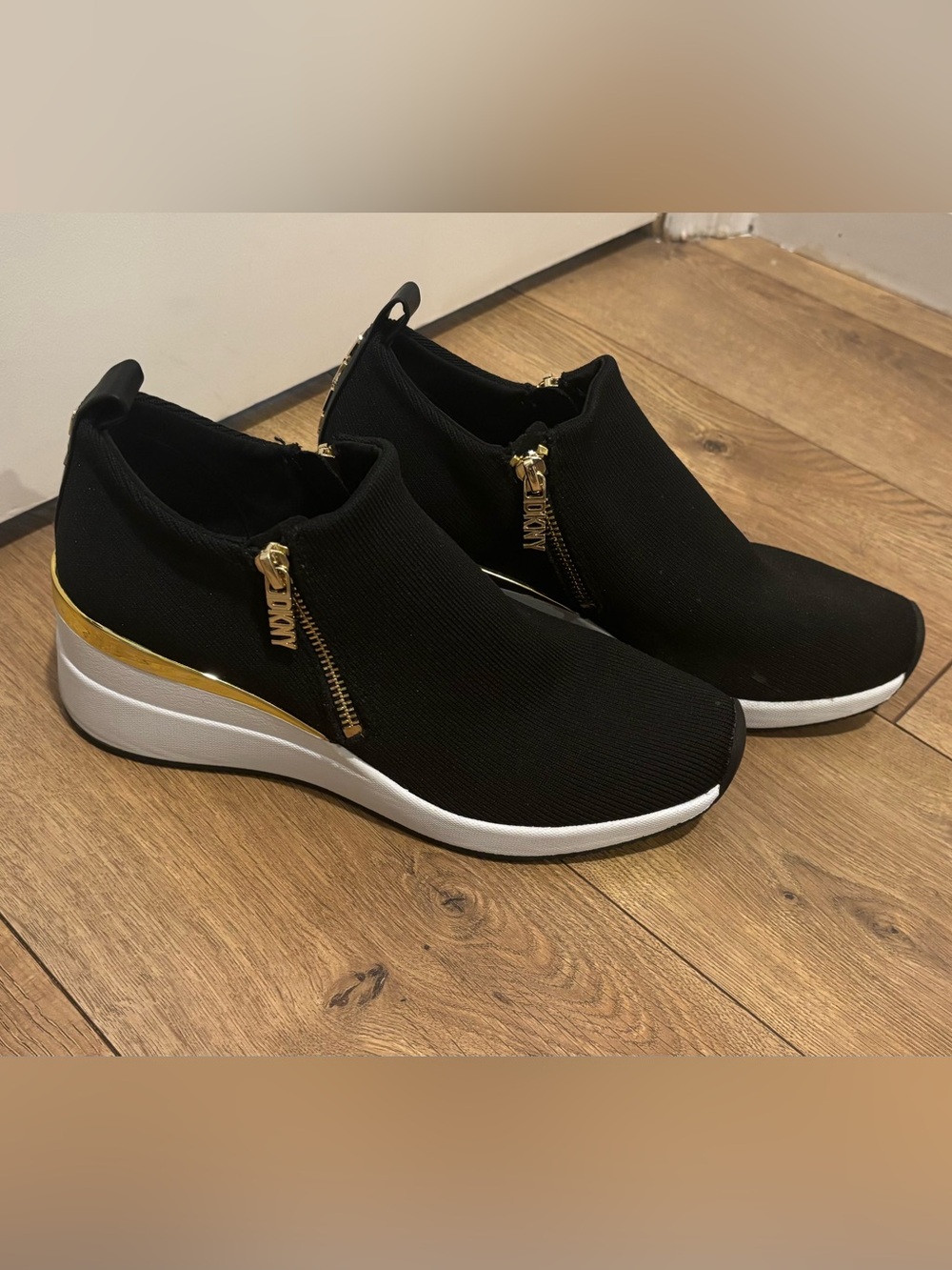DKNY Palma Slip-on Wedge Sneaker In Black size 8.5